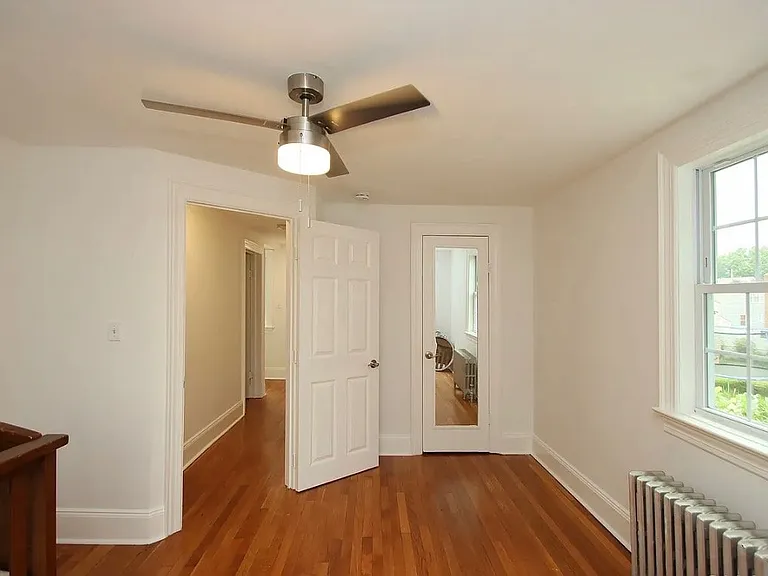 570 Westfield Ave — Photo 6
