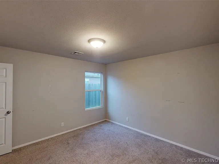 1240 E Richmond St — Photo 20