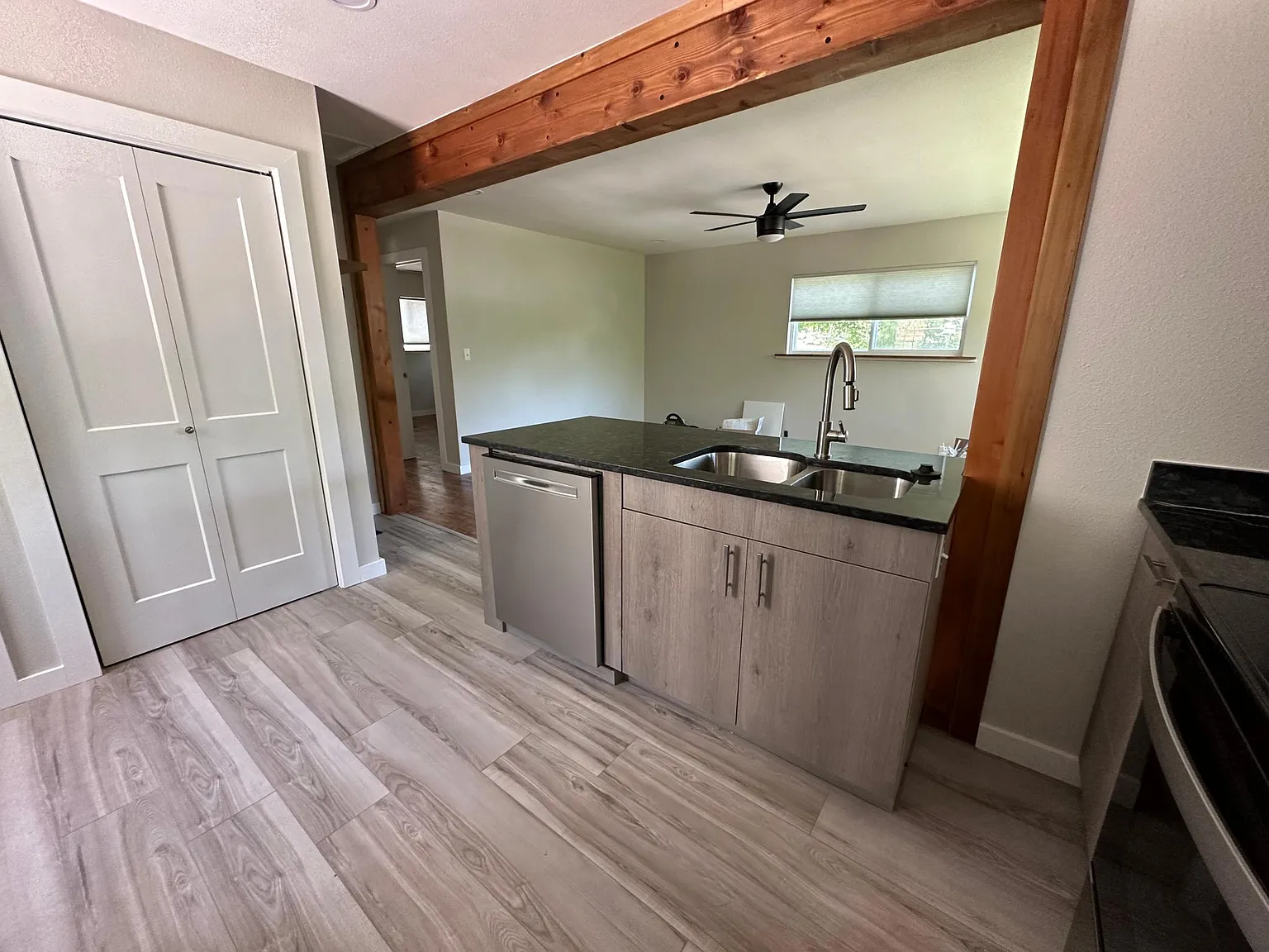 3325 S Sergeant Ave — Photo 4