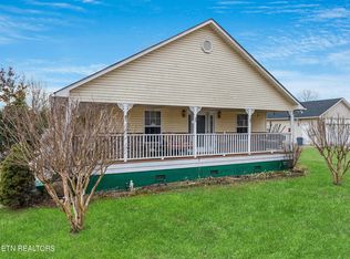 1737 Snapp Rd, Sevierville, TN 37862