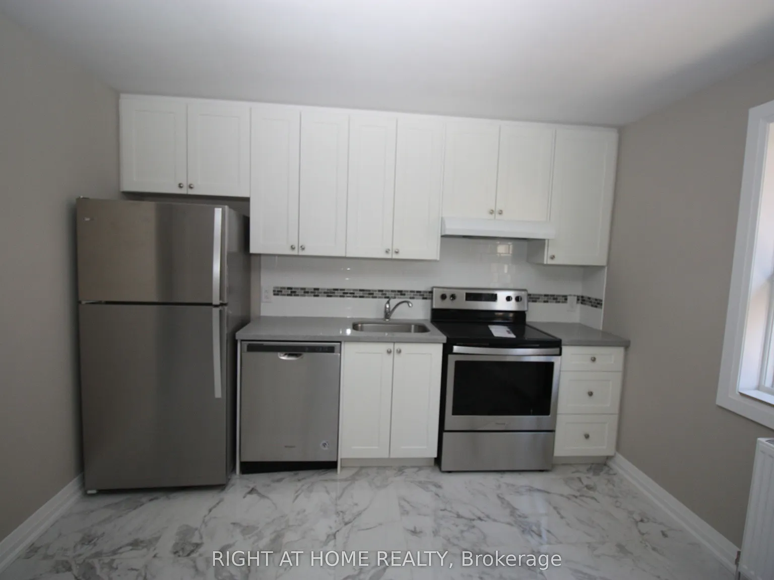 2 bed, $2,650 — Photo 2