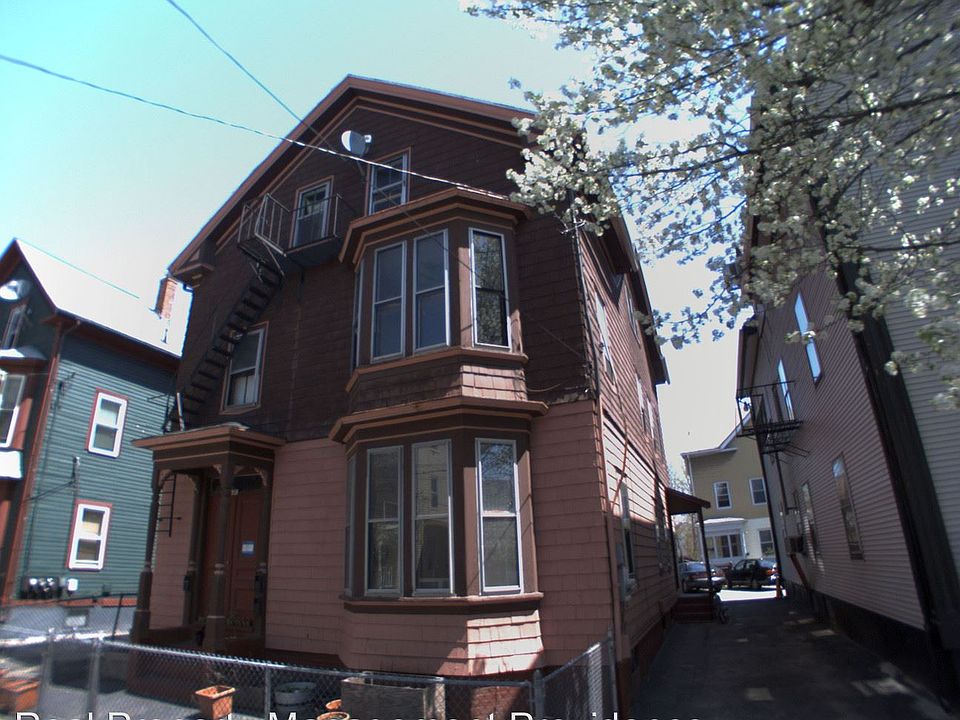 1st image of 32 Tuxedo Ave #1