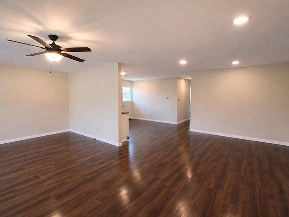 3rd image of 5768 Roosevelt Pl