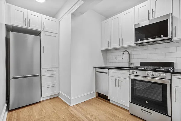 Rented by Cooper & Cooper Real Estate | media 10