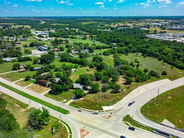 317 Center Point Rd, Weatherford, TX 76087