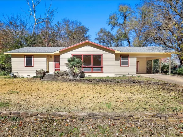 2300 W Holly St, Fayetteville, AR 72703