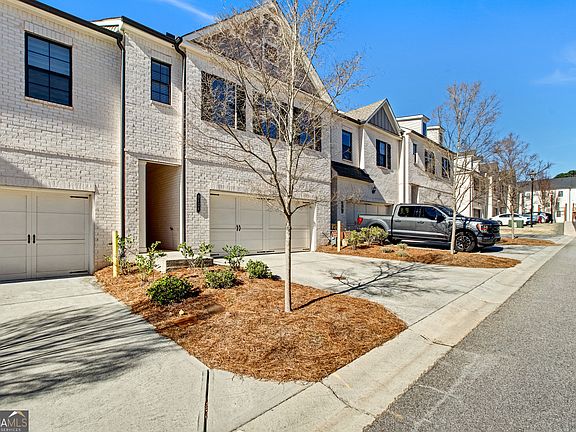 2nd image of 3434 Senna Rd