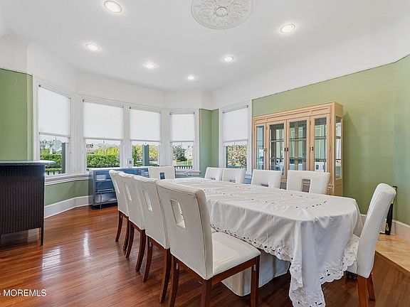 4th image of 48 Neptune Avenue