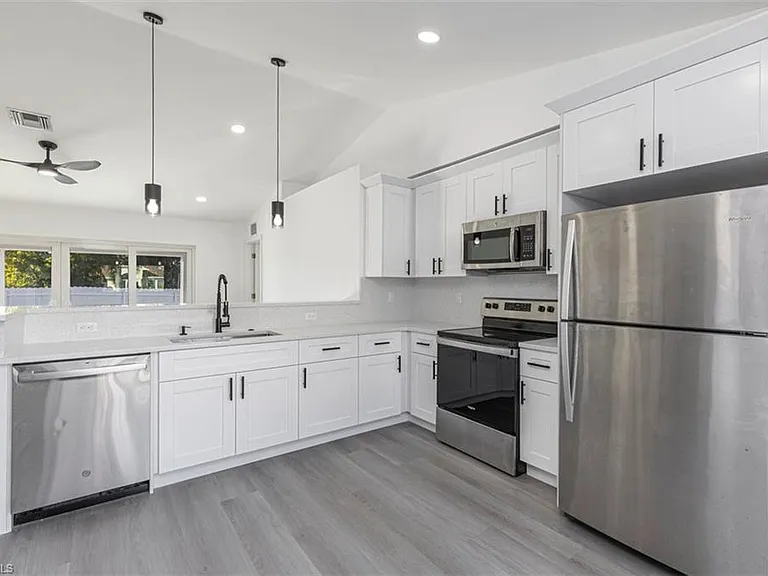 1230 NW 13th Ave — Photo 17