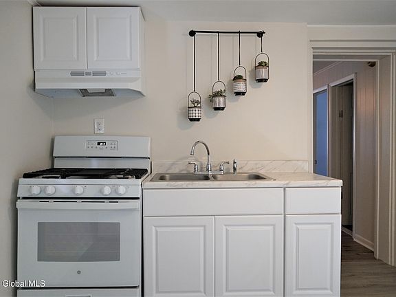 2nd image of 26 Orchard St