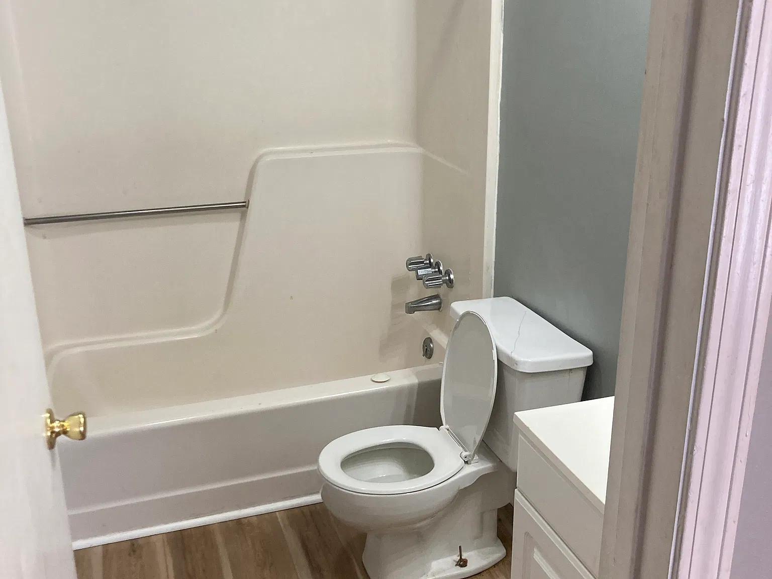 2 bed, 2.5 bath, 1125 sqft, $1,000 — Photo 1