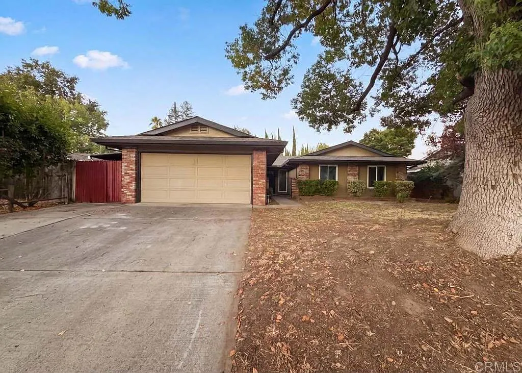 4 bed, 111 sqft, $2,000 — Photo 1