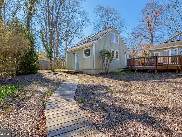 2031 Hillside Dr — Photo 45