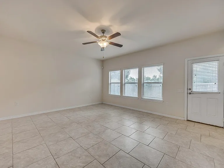 7212 Vail Ridge St — Photo 9