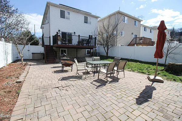 Sold by Remax Edge | media 52