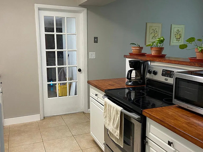 583 Gardenia Cir — Photo 4