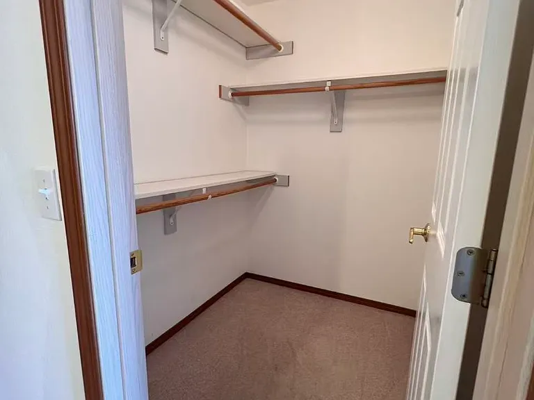 1160 Monroe Ave NE #D6 — Photo 4