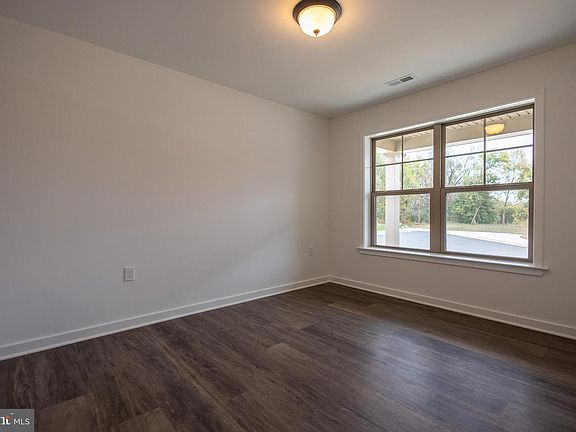 5th image of 72 Grainfield Ct