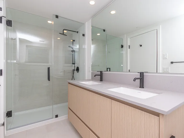 528 E 2nd St #32 — Photo 10