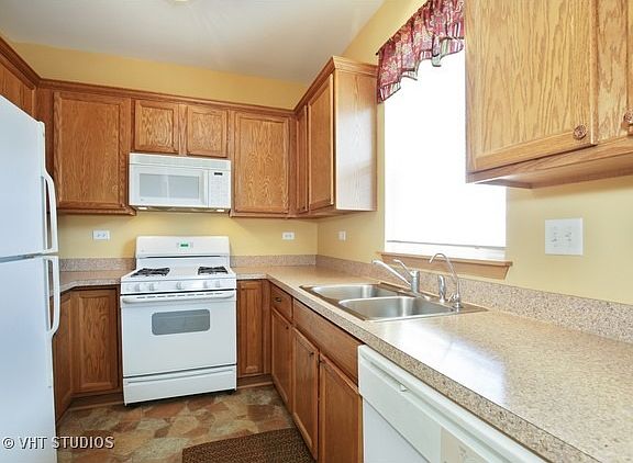 3rd image of 1526 Grand Dr #203-5