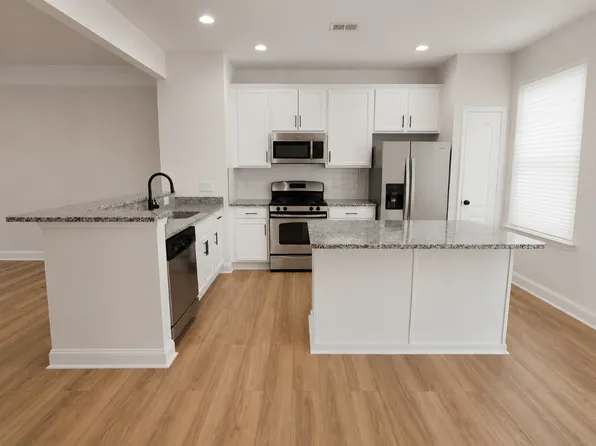 4413 Potomac Highlands Cir #4413, Triangle, VA 22172