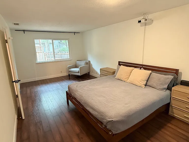 1804 Stagecoach Trl — Photo 10