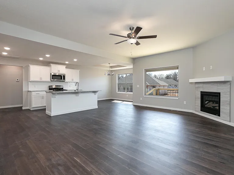 800 E Crew Dr — Photo 29