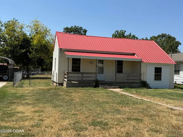 408 Washington Ave, Altamont, KS 67330