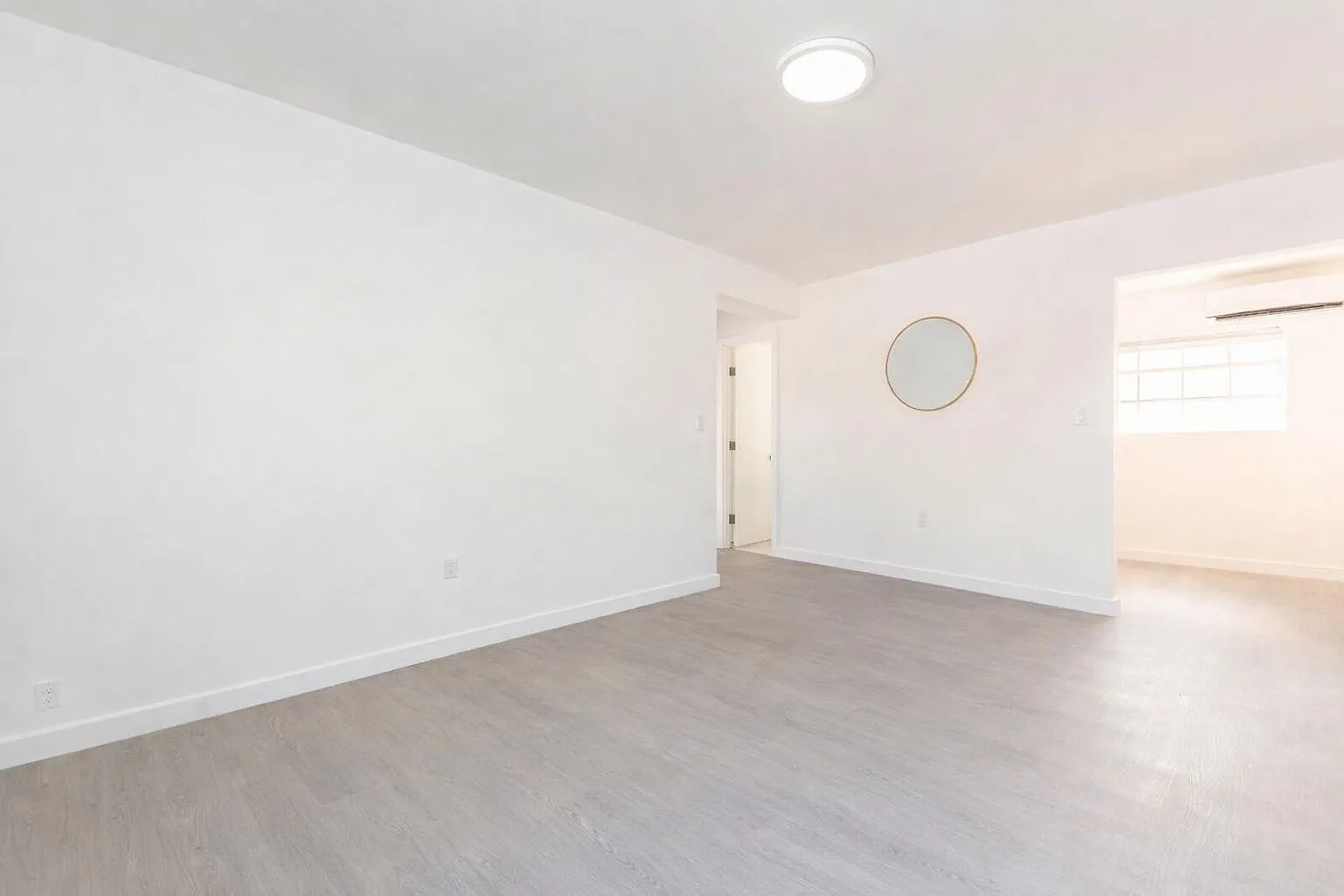 2 bed, 800 sqft, $2,200 — Photo 2