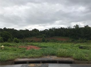 706 Buffalo Gap Dr, Siloam Springs, AR 72761