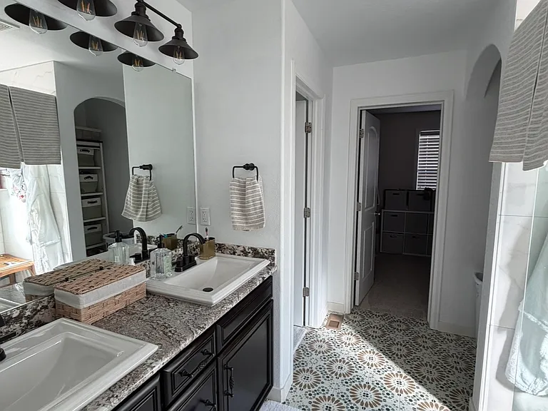 1399 Morningview Ln — Photo 8