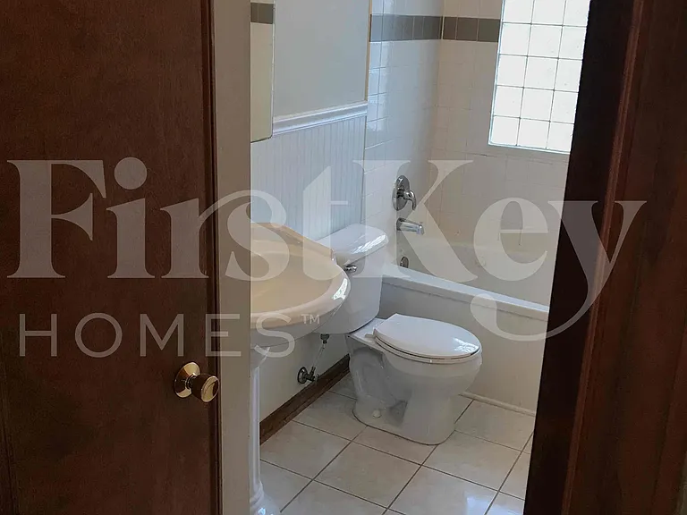 155 Berkshire Dr — Photo 28