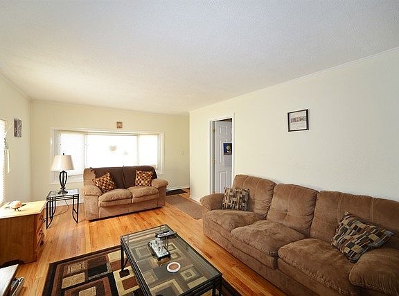3rd image of 3539 N Ottawa Ave