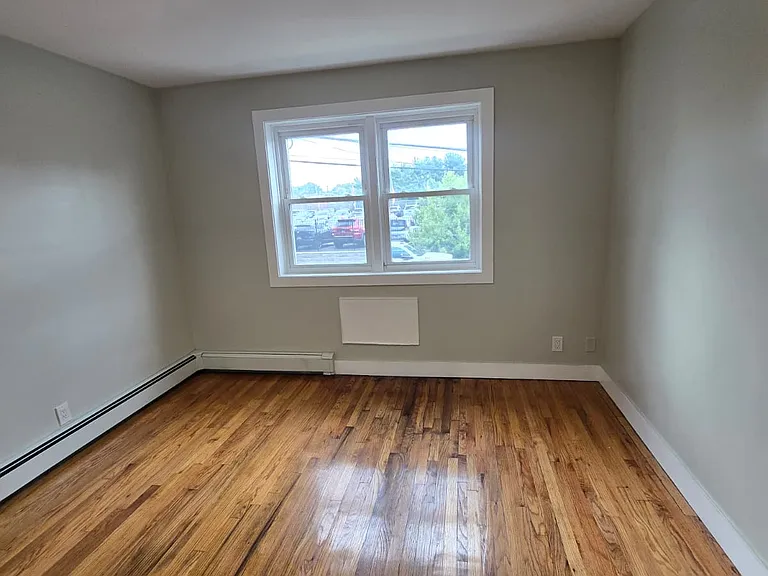 9 Stecher St #2R — Photo 4