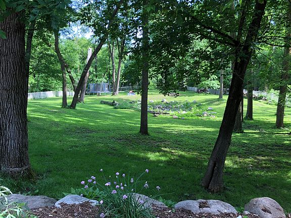 5th image of 15420 Highwood Dr