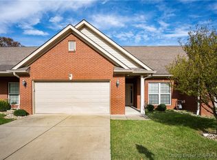 2146 Pickwick Dr, New Albany, IN 47150