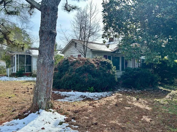 433 Moore St, Lake City, SC 29560