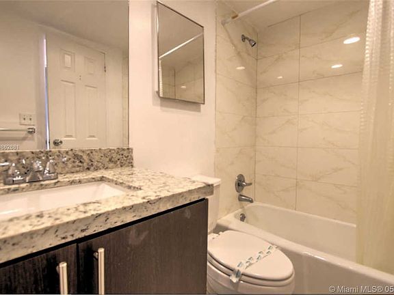 5th image of 3901 S Ocean Dr APT 1E