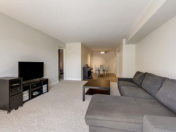 3rd image of 3 Oak Creek Dr APT 3403