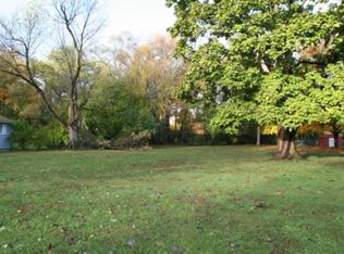 Burr Oak, Elkhart, IN 46517