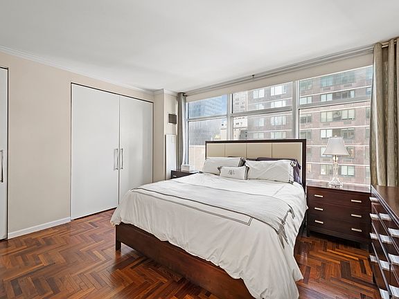 4th image of 250 E 54th St APT 9C