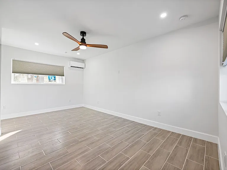 3012 Broadway — Photo 25