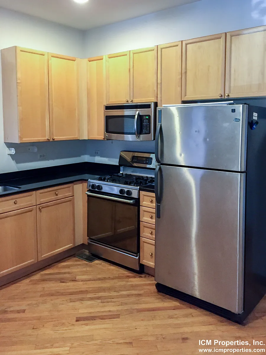 Building Photo - 2732 N Wayne Ave #2