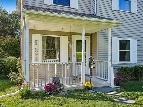 2nd image of 2 Elizabeth Pl