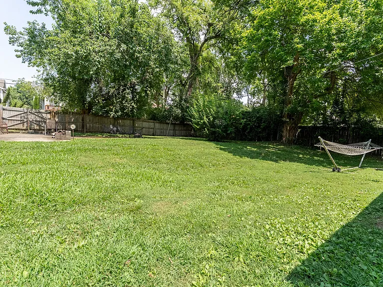 2526 Blair Blvd #B — Photo 20