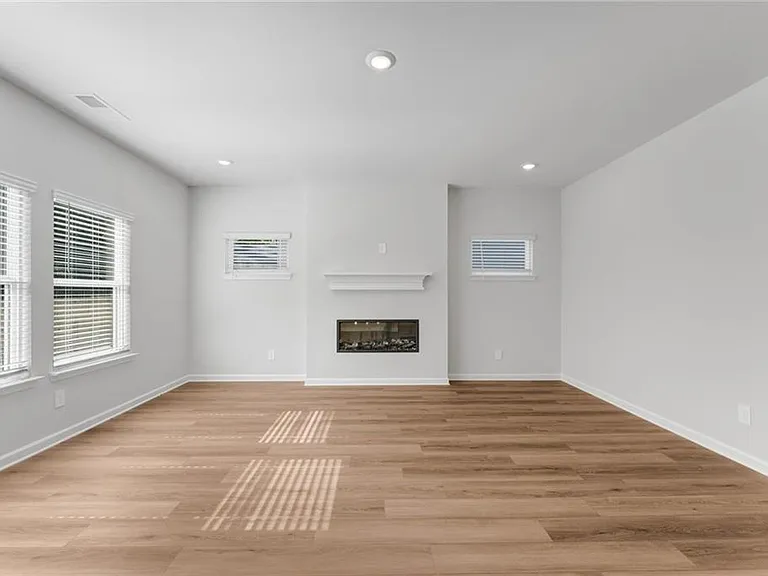 2929 Sweet Red Cir — Photo 23