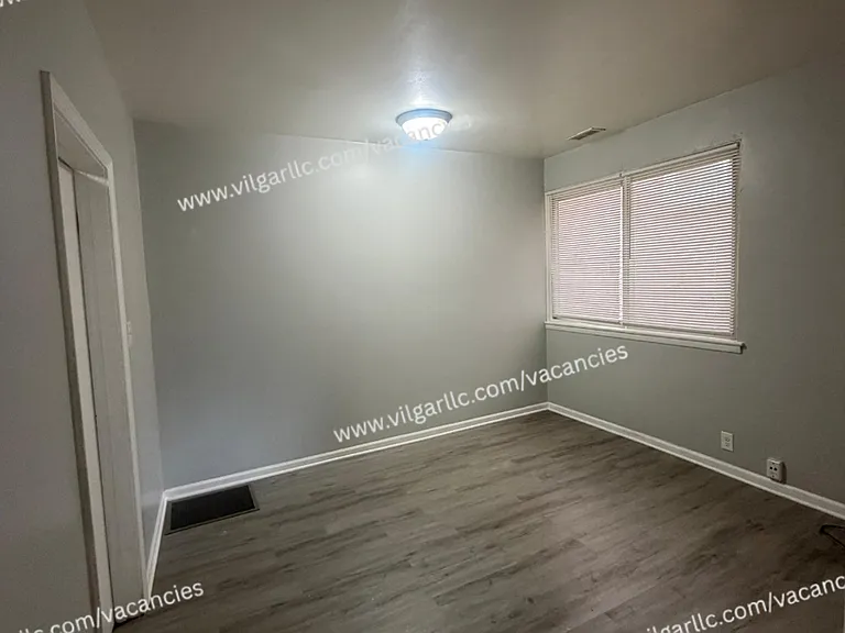 4842 Northcote Ave — Photo 7