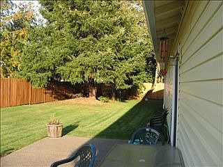 4th image of 1426 Dickinson Ave