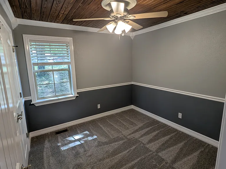435 Gunther Cir — Photo 7