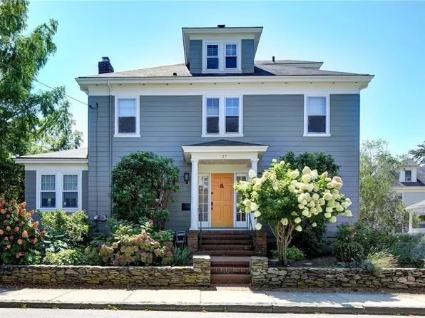 27 Cranston Ave, Newport, RI 02840